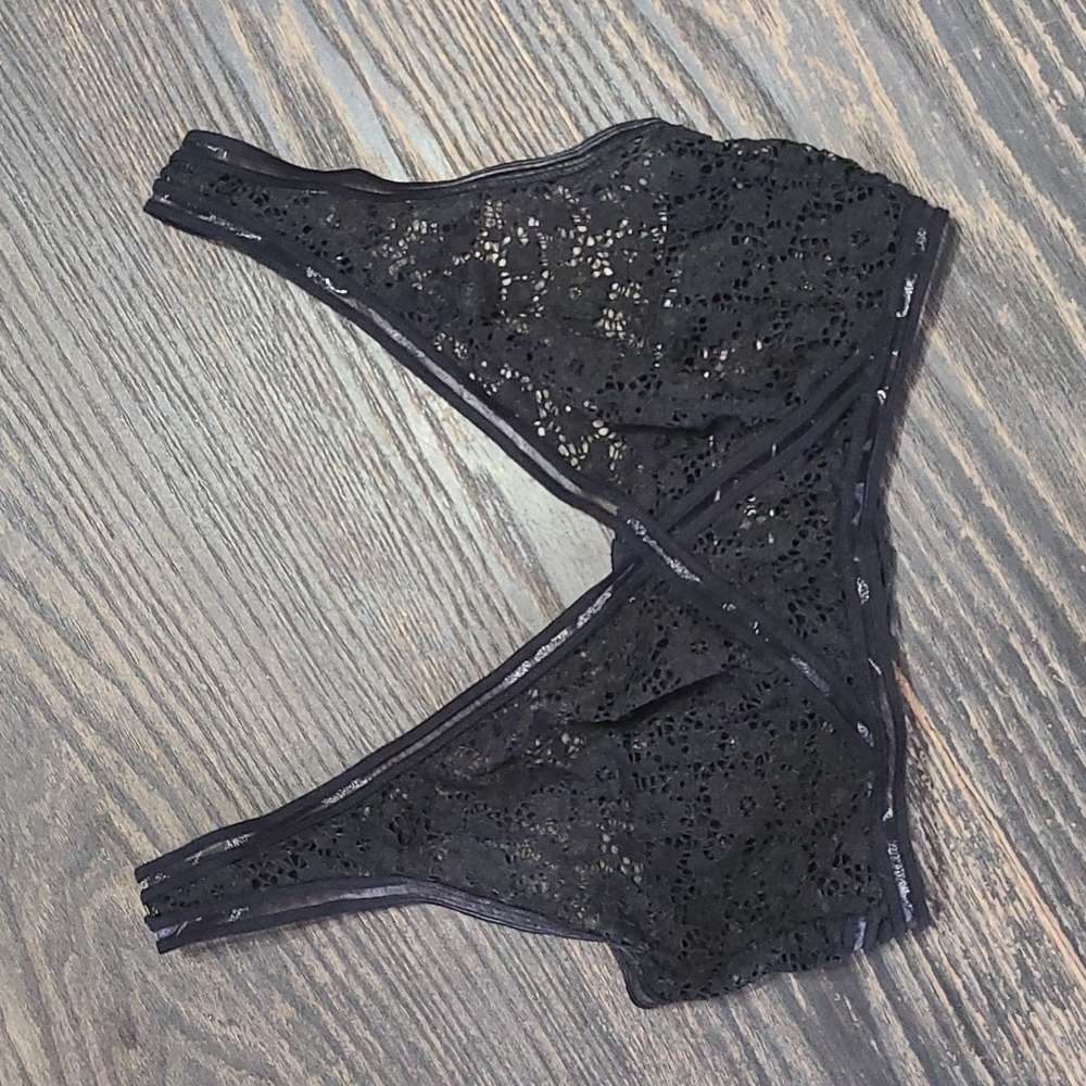 Victoria's Secret black lace bra XS
